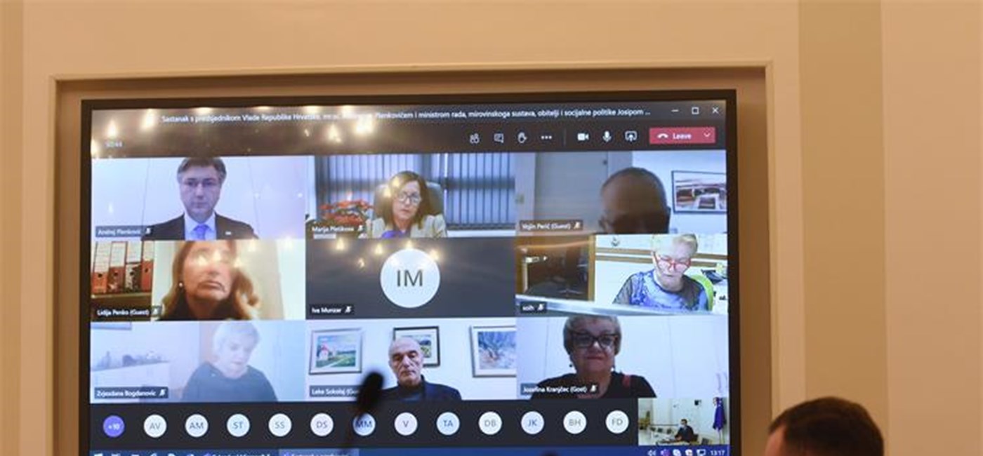 Vlada kontinuirano razvija dijalog i partnerski odnos s udrugama osoba s invaliditetom